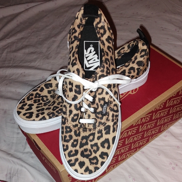 Vans Shoes - Vans Leopard Print Authentic Size 7.5